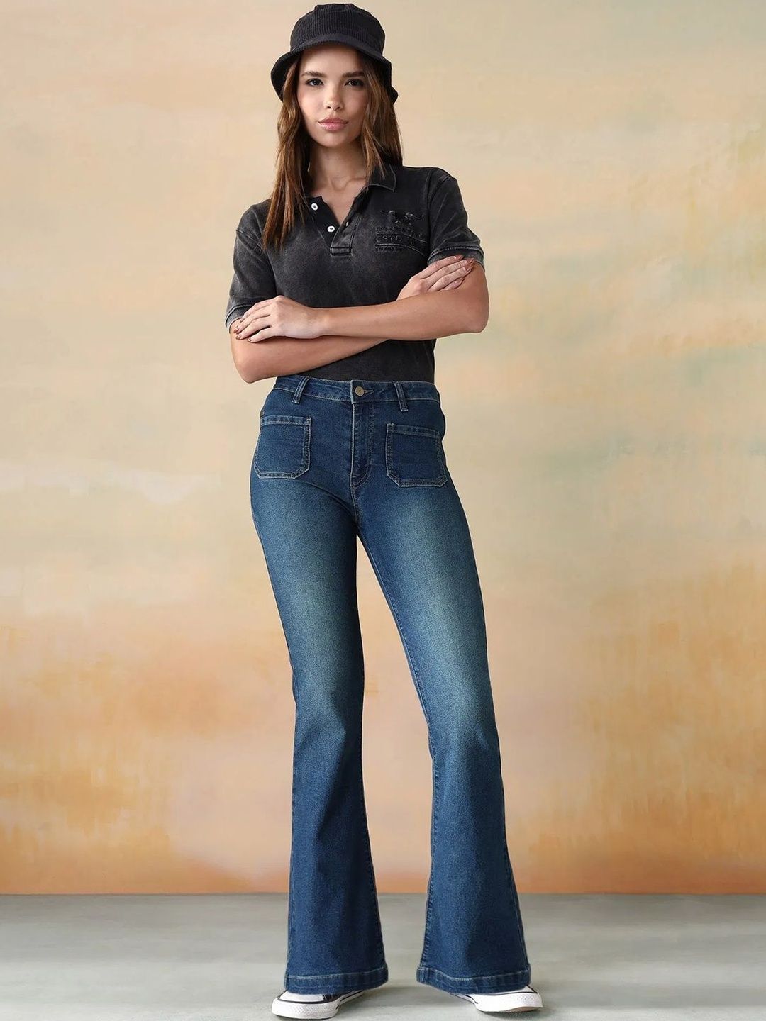 Aadvi Fashion Women Comfort Flared High-Rise Light Fade Acid Wash Stretchable Jeans