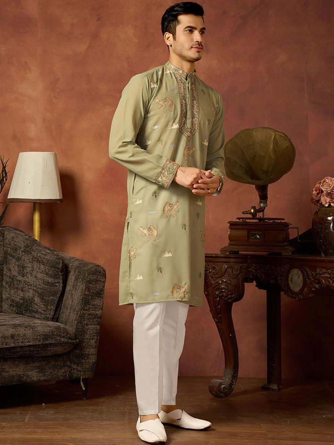 House of Pataudi Embroidered Cotton Mandarin Collar Knee Length Straight Kurta