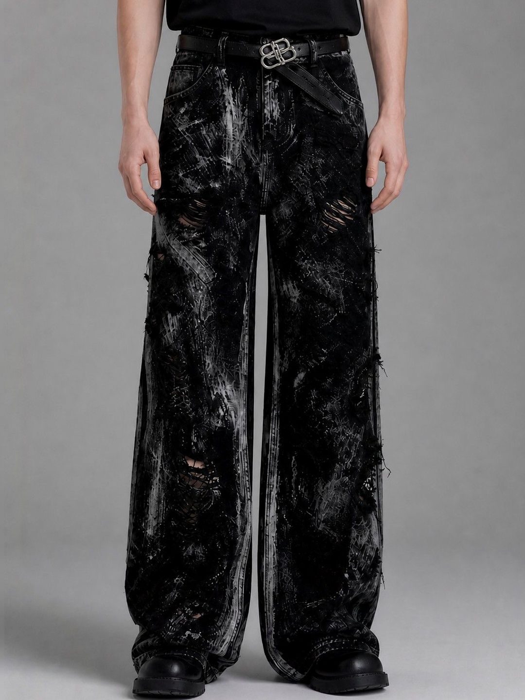 Rough&Ready Men Mid-Rise Highly Distressed Heavy Fade Jeans