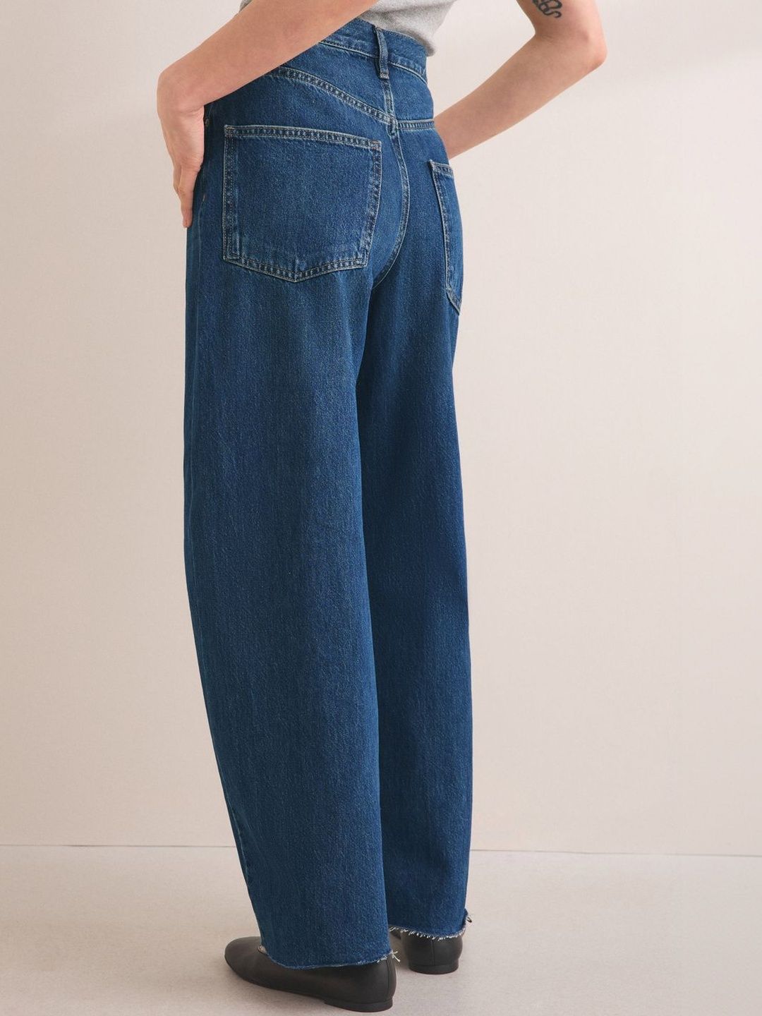 Regular Fit Mid-Rise Light Fade Stretchable Jeans