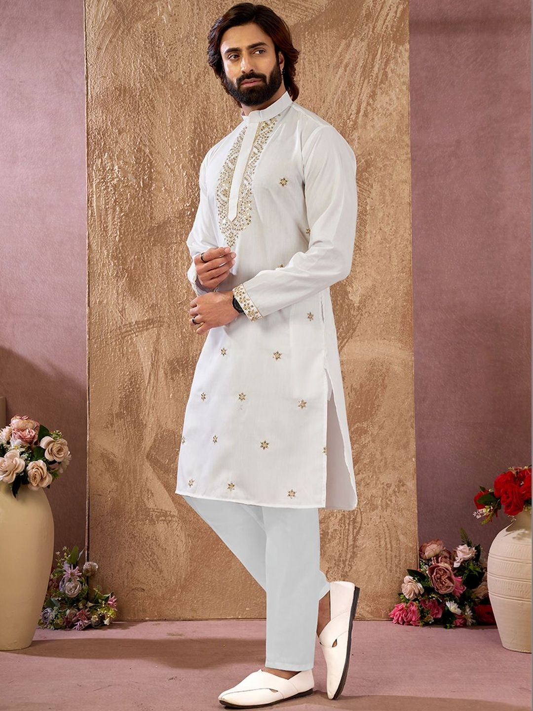 House of Pataudi Embroidered Cotton Mandarin Collar Knee Length Straight Kurta