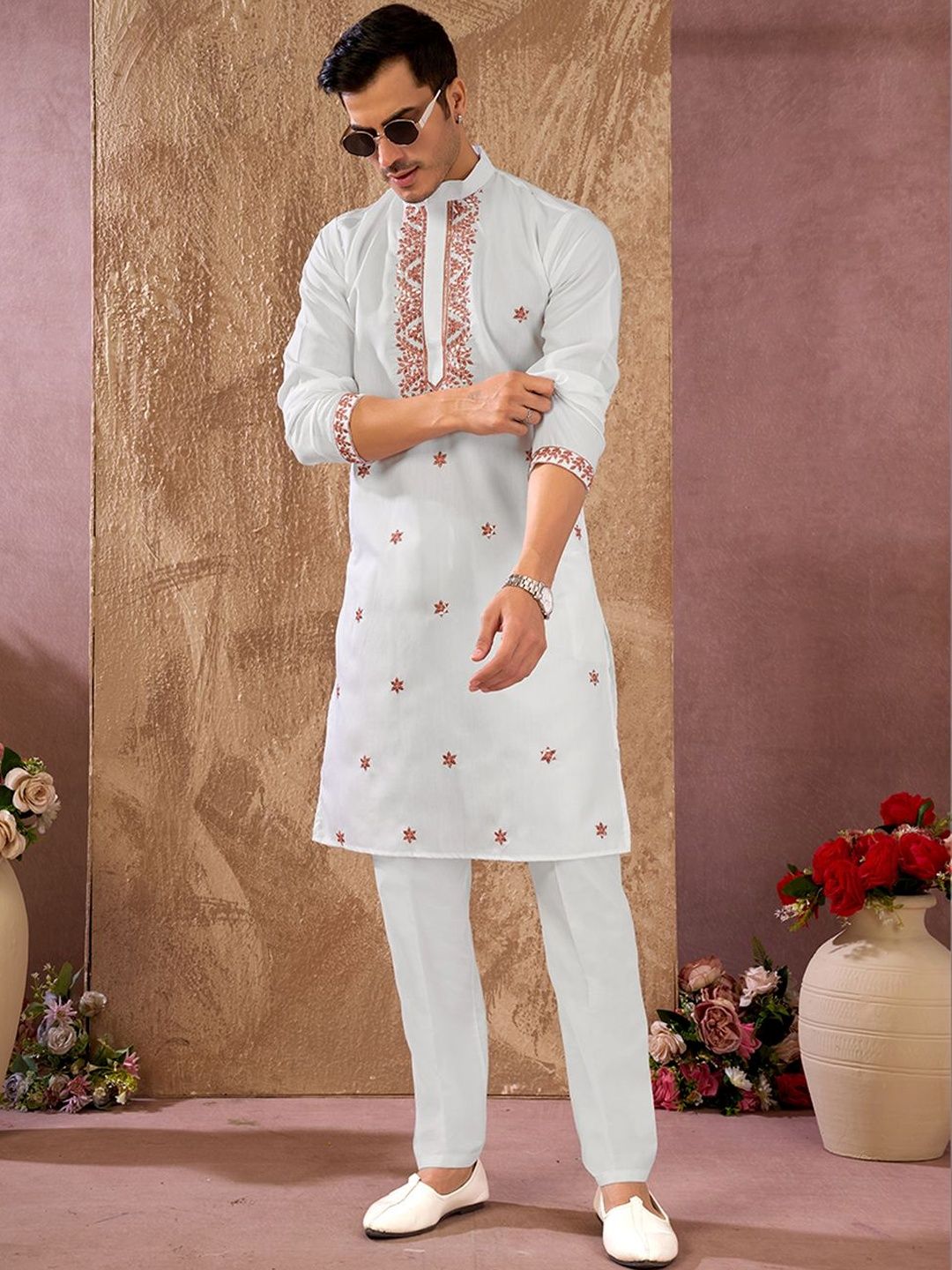 House of Pataudi Embroidered Cotton Mandarin Collar Knee Length Straight Kurta