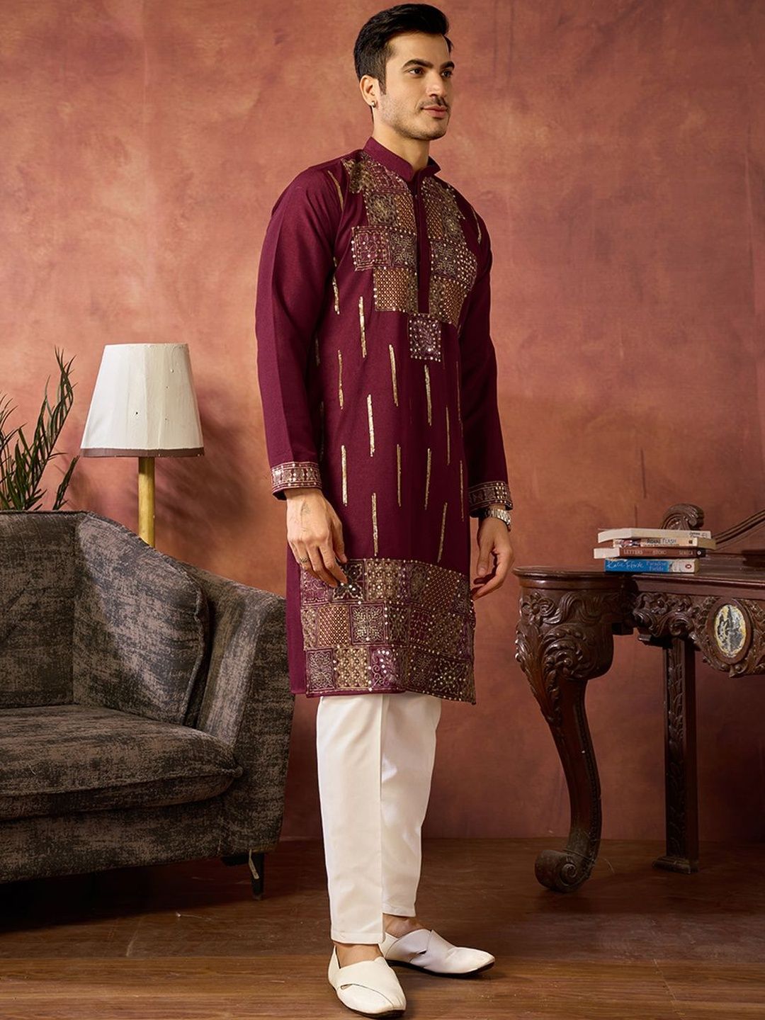 House of Pataudi Embroidered Cotton Mandarin Collar Knee Length Straight Kurta