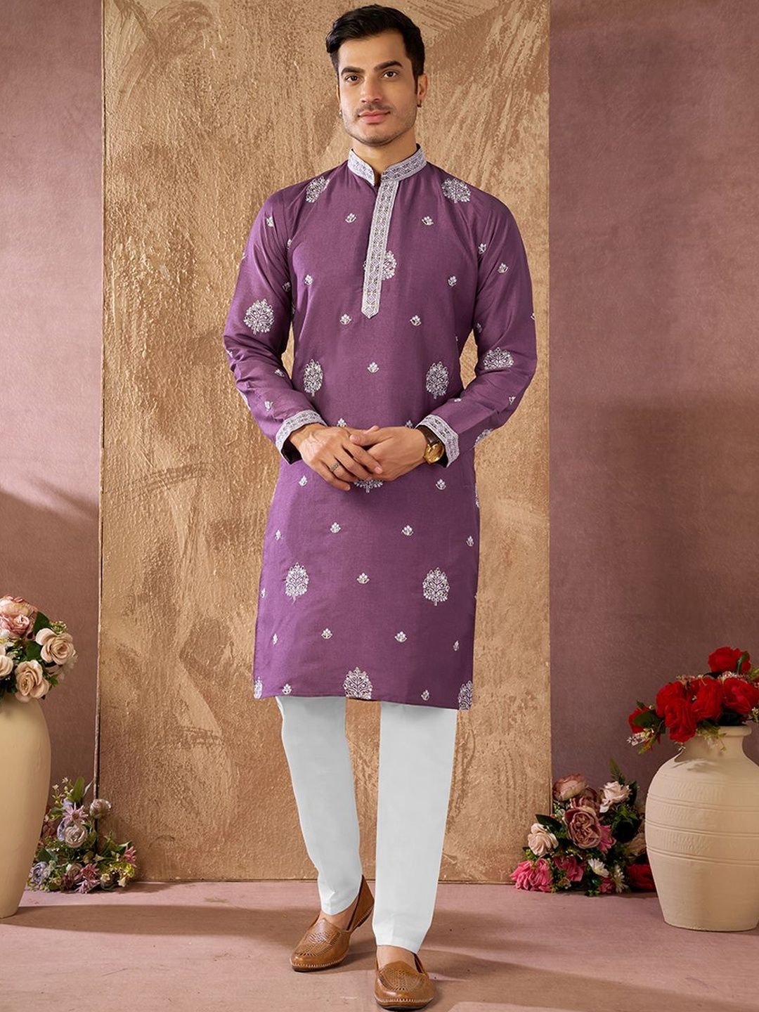 House of Pataudi Embroidered Cotton Mandarin Collar Knee Length Straight Kurta
