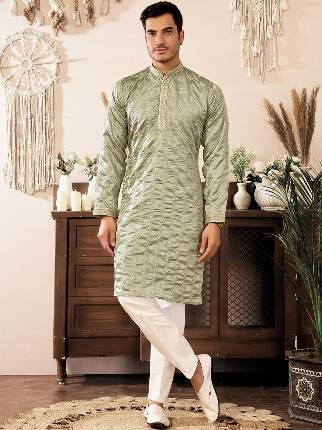 House of Pataudi Embroidered Cotton Mandarin Collar Knee Length Straight Kurta