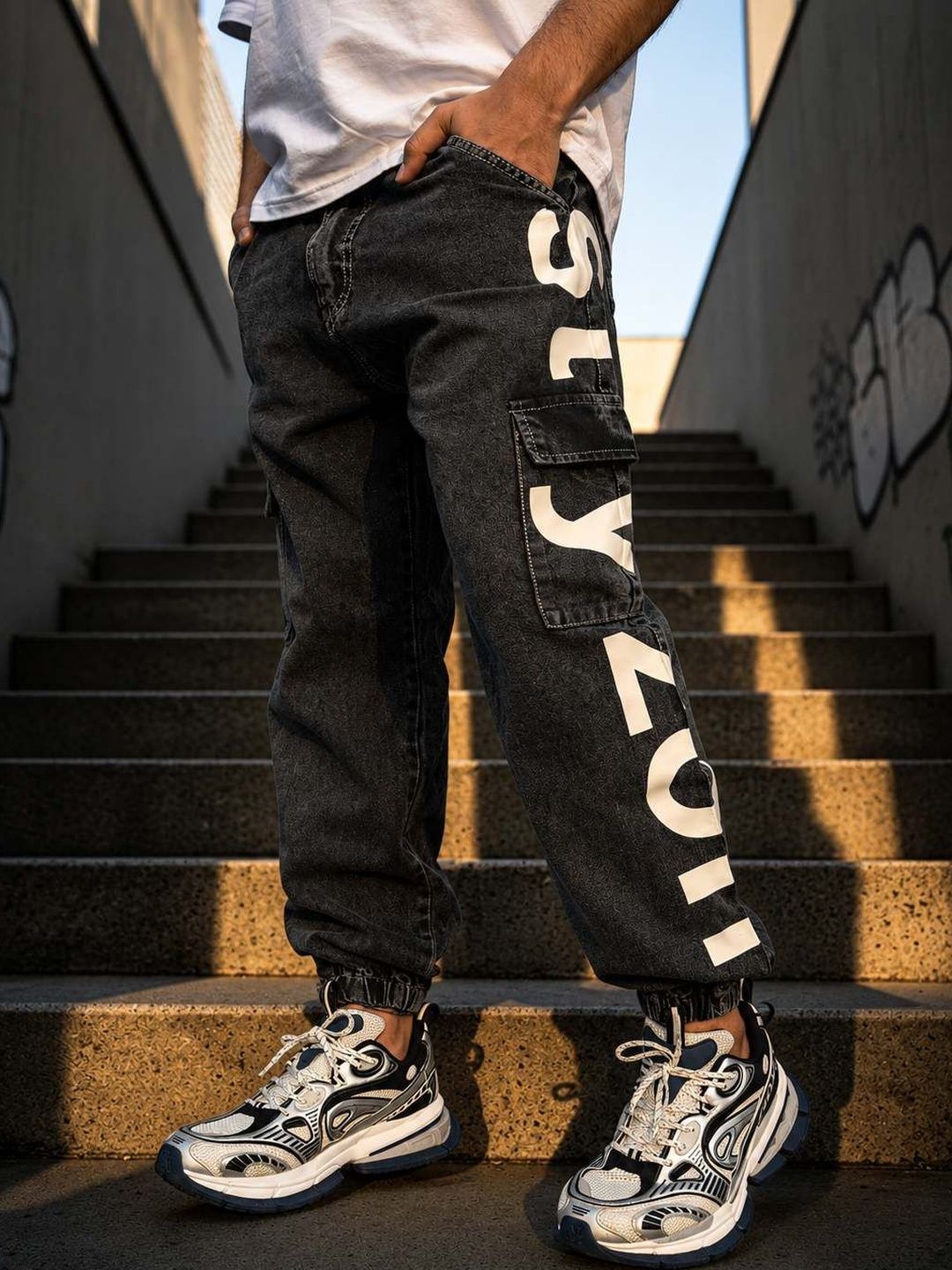 styzon Men Loose Jogger Mid-Rise Light Fade Jeans