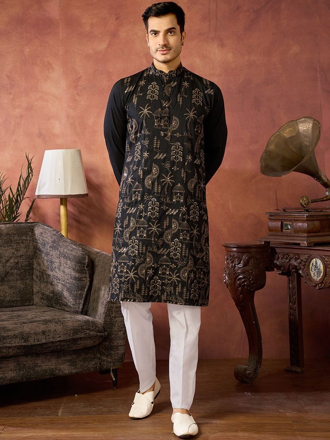 House of Pataudi Embroidered Cotton Mandarin Collar Knee Length Straight Kurta