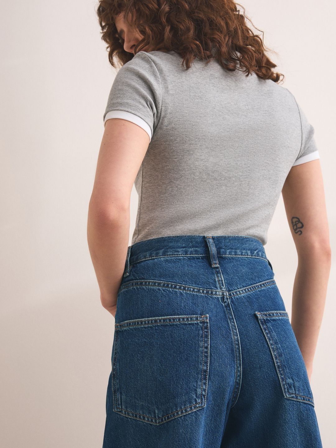 Regular Fit Mid-Rise Light Fade Stretchable Jeans