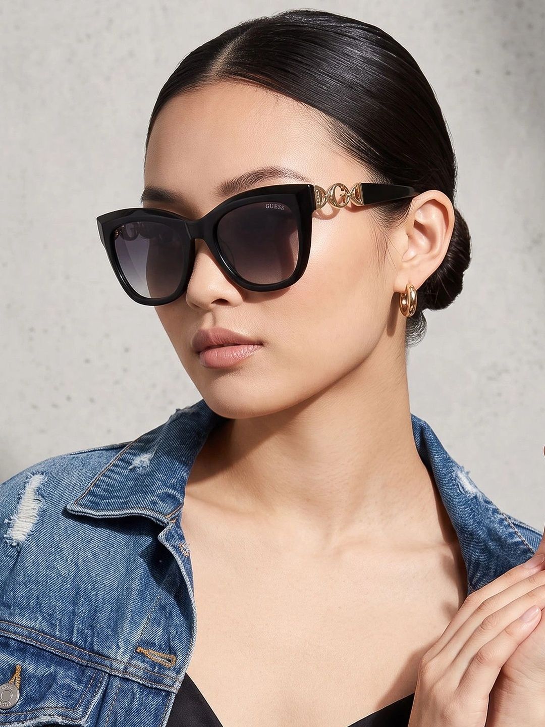GUESS Women Cateye Sunglasses