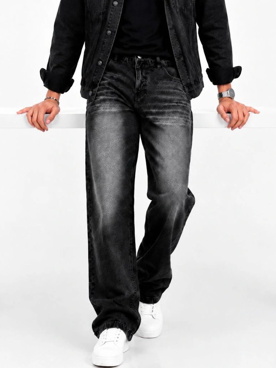 me Queen Men Straight Fit Mid-Rise Light Fade Jeans