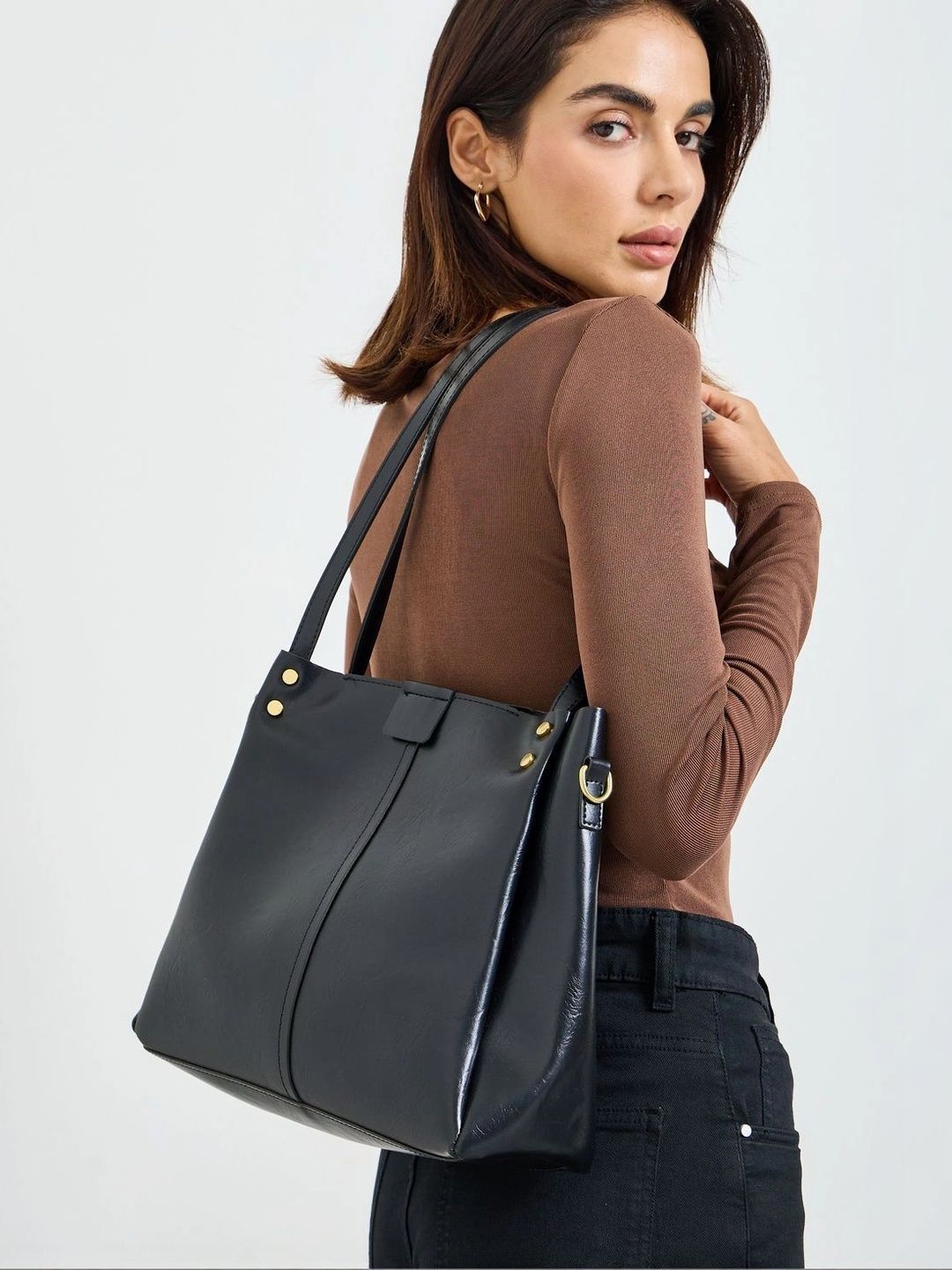 Styli Women Black Solid Shoulder Bag