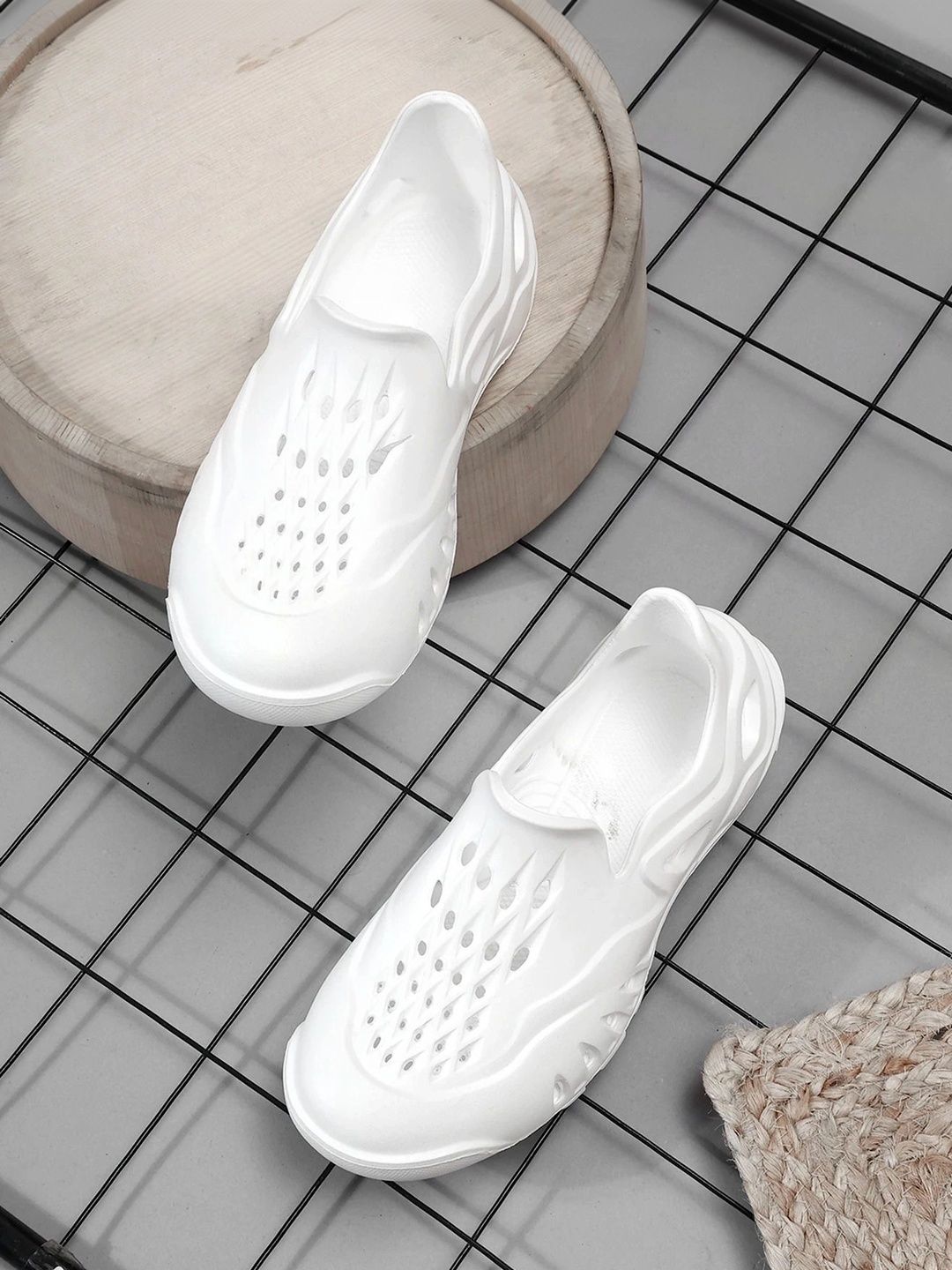 Golazo Men Slip-On