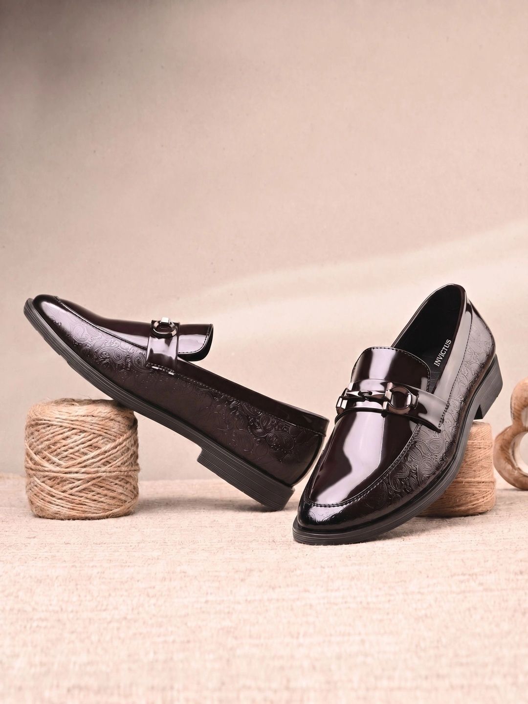 INVICTUS Round Toe Loafers Formal Shoes