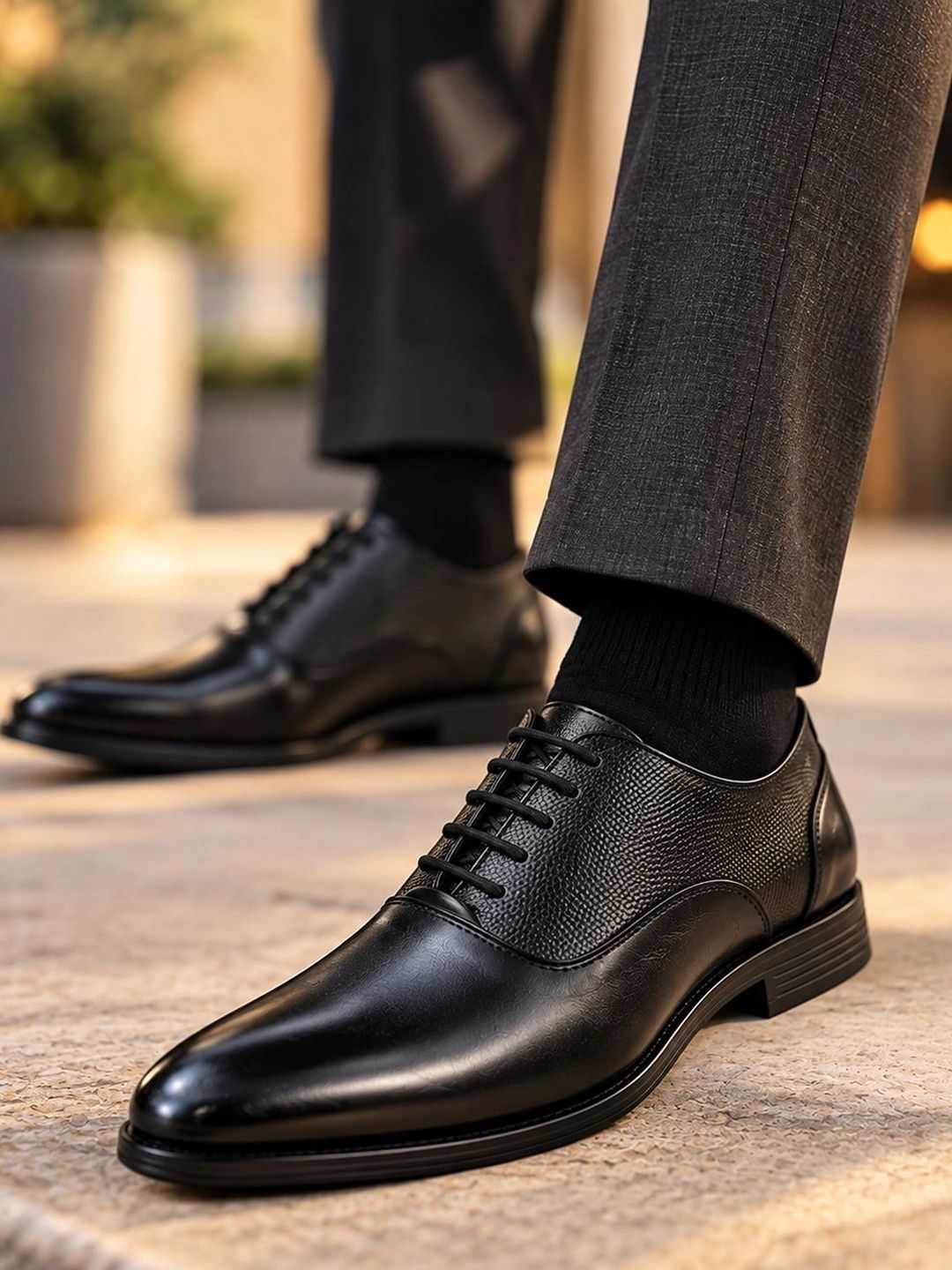House of Pataudi Textured Pointed Toe Oxfords