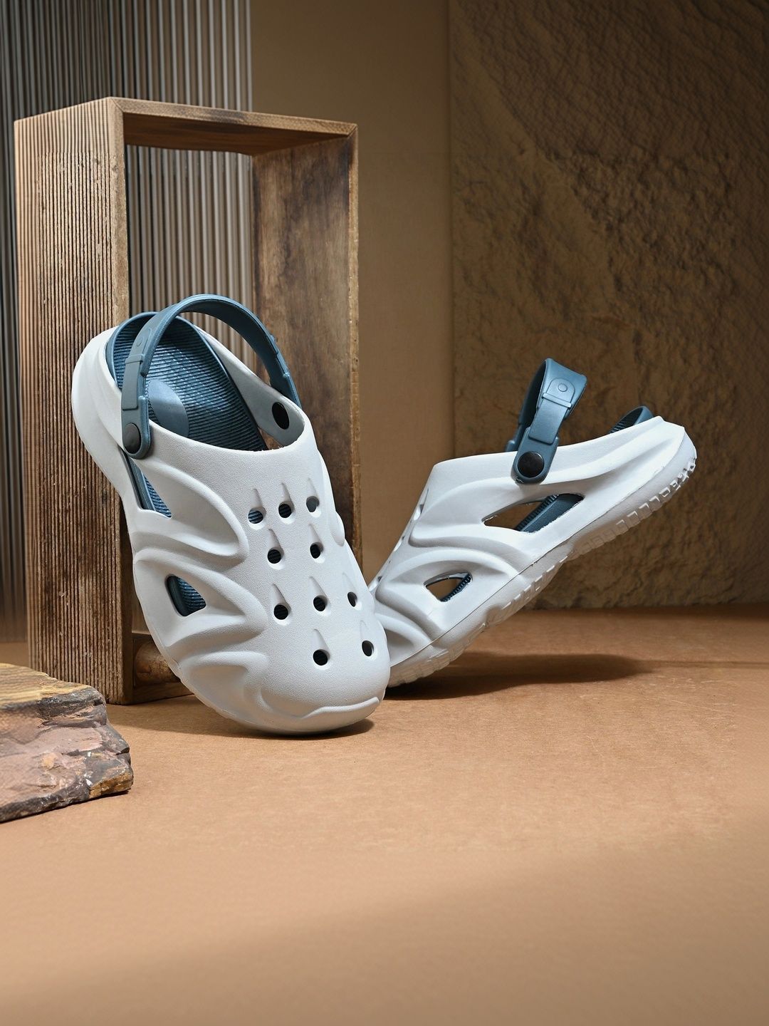Vortek Men Clogs
