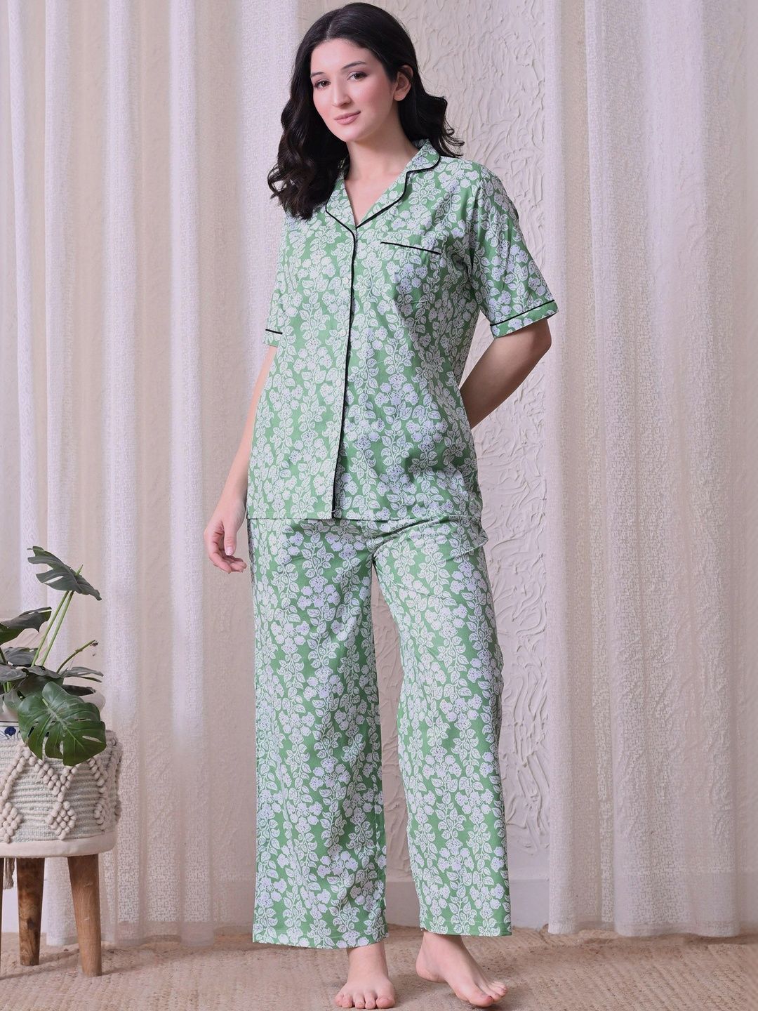 Khavas creations Women Floral Print Night suit