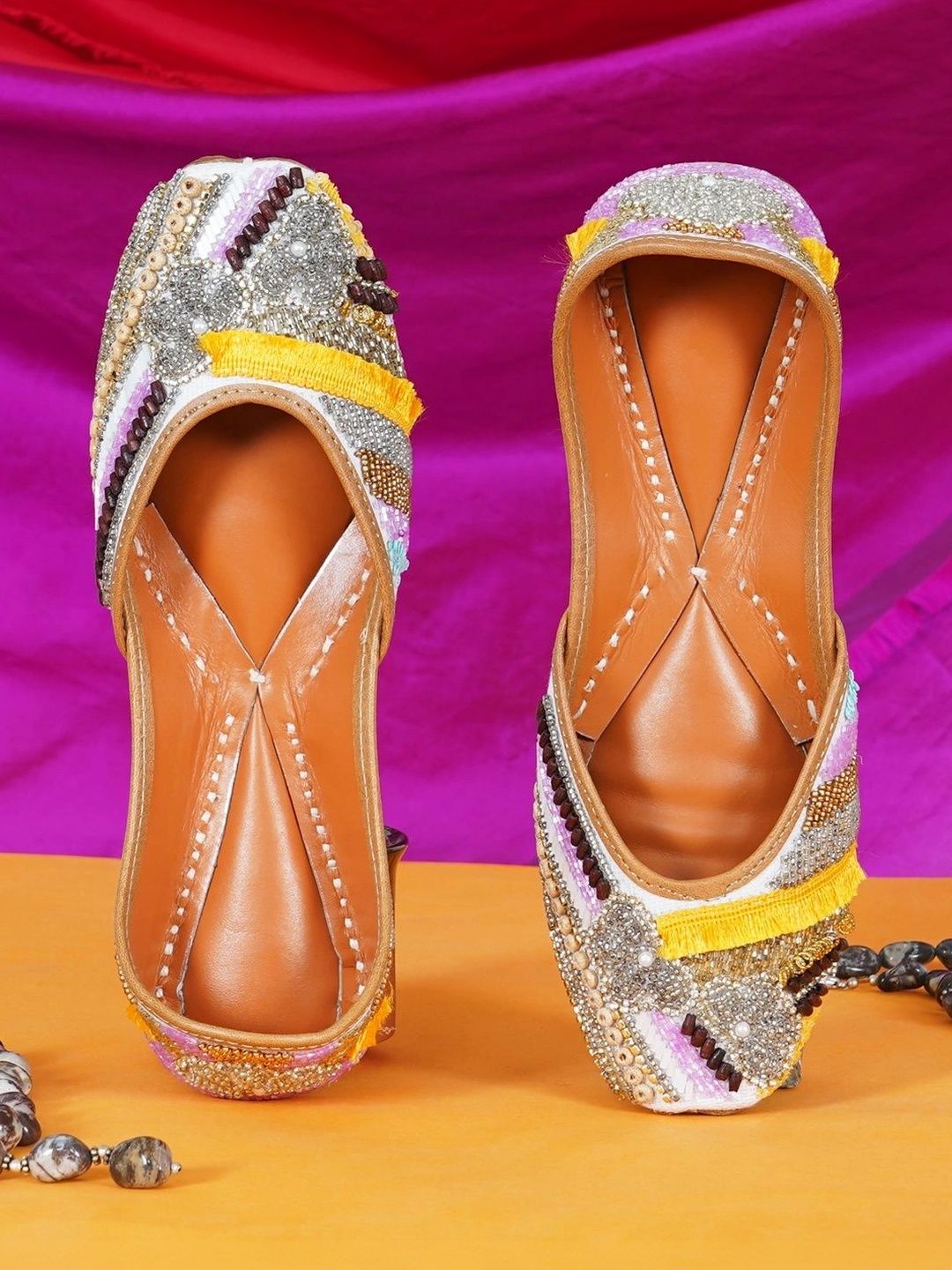 Anouk Women Mojaris Flats