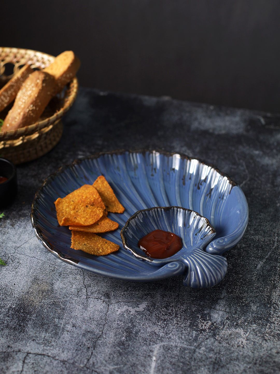 Aapno Rajasthan Blue Textured Ceramic Platter Price in India