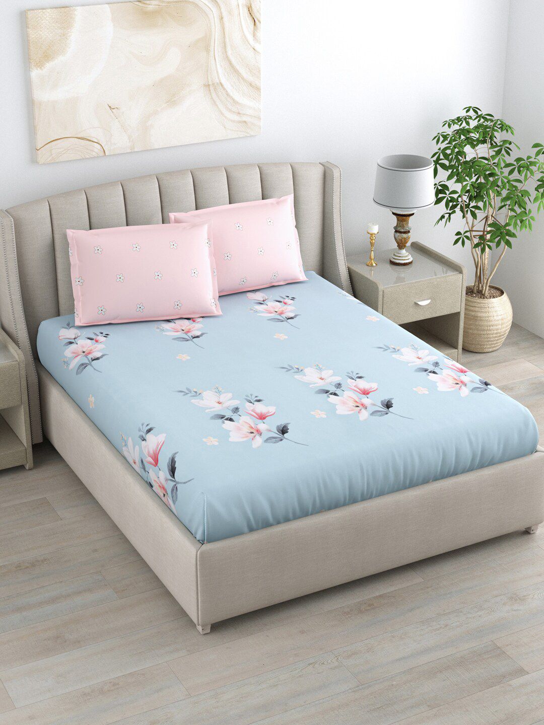 DREAM WEAVERZ Blue & Pink Floral 220 TC King Bedsheet with 2 Pillow Covers Price in India