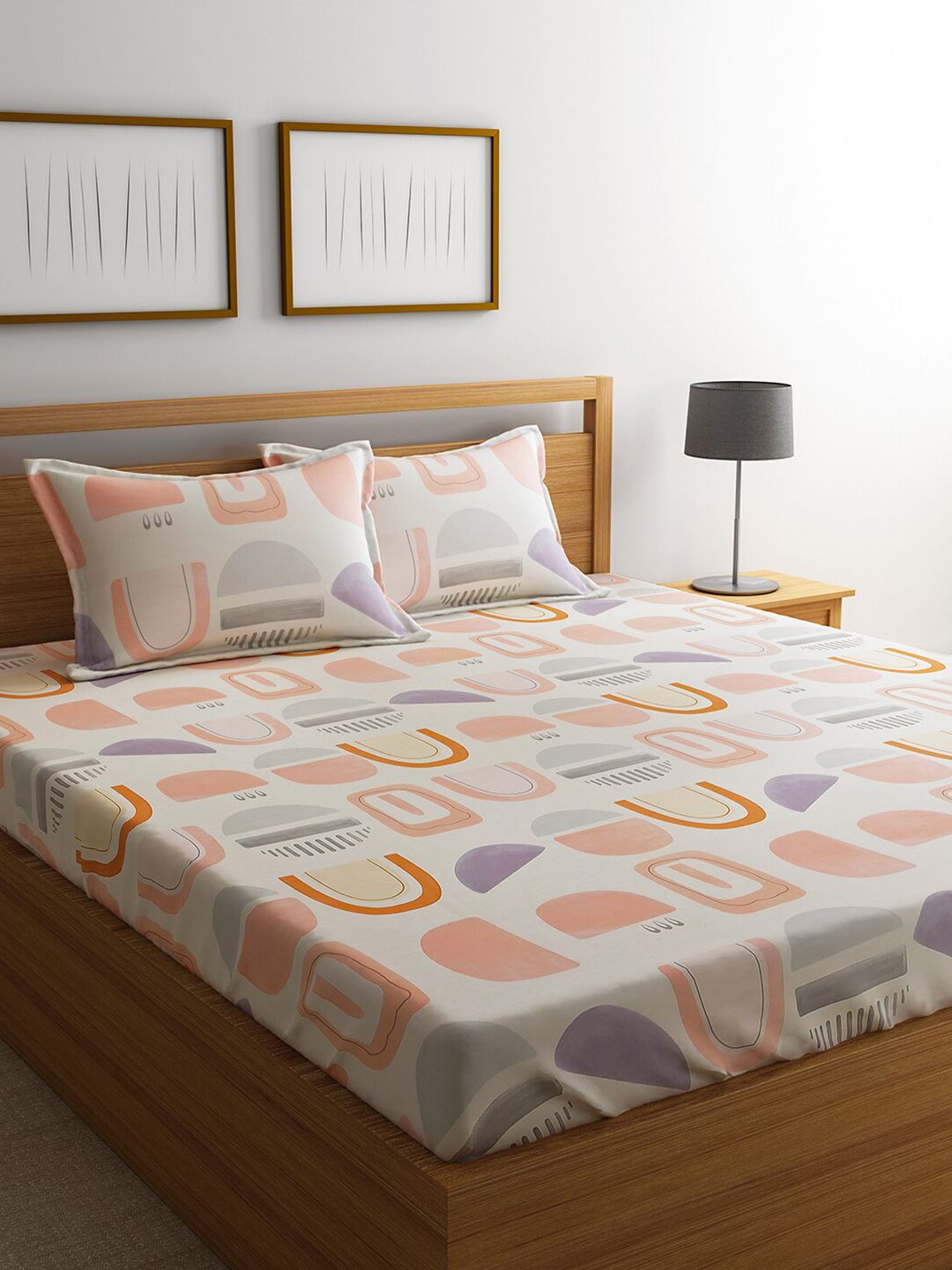 URBAN DREAM White & Orange Geometric 210 TC King Bedsheet with 2 Pillow Covers Price in India