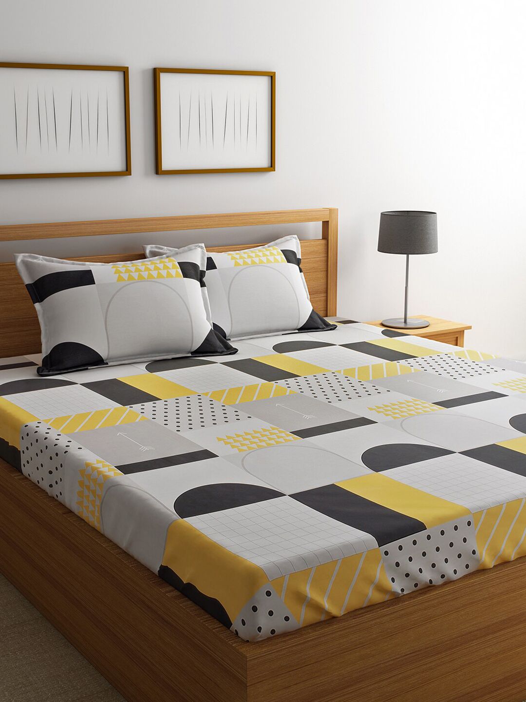 URBAN DREAM Yellow And White 210 TC Geometric Cotton King Bedsheet With 2 Pillow Covers Price in India