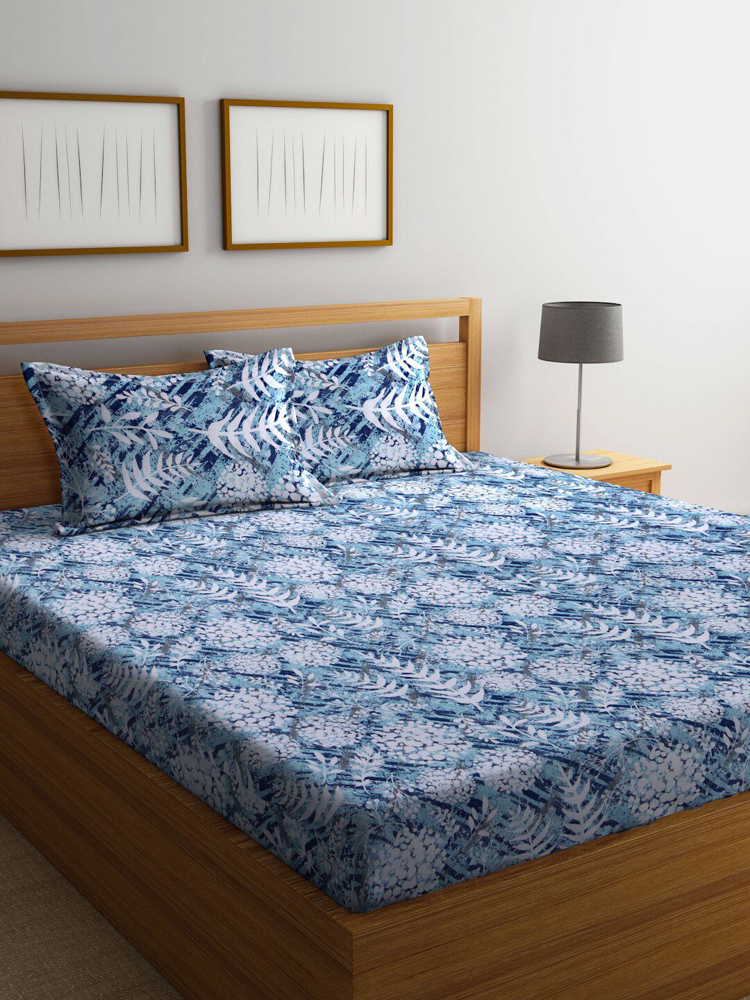 BOMBAY DYEING Blue & White Floral 120 TC King Bedsheet with 2 Pillow Covers Price in India