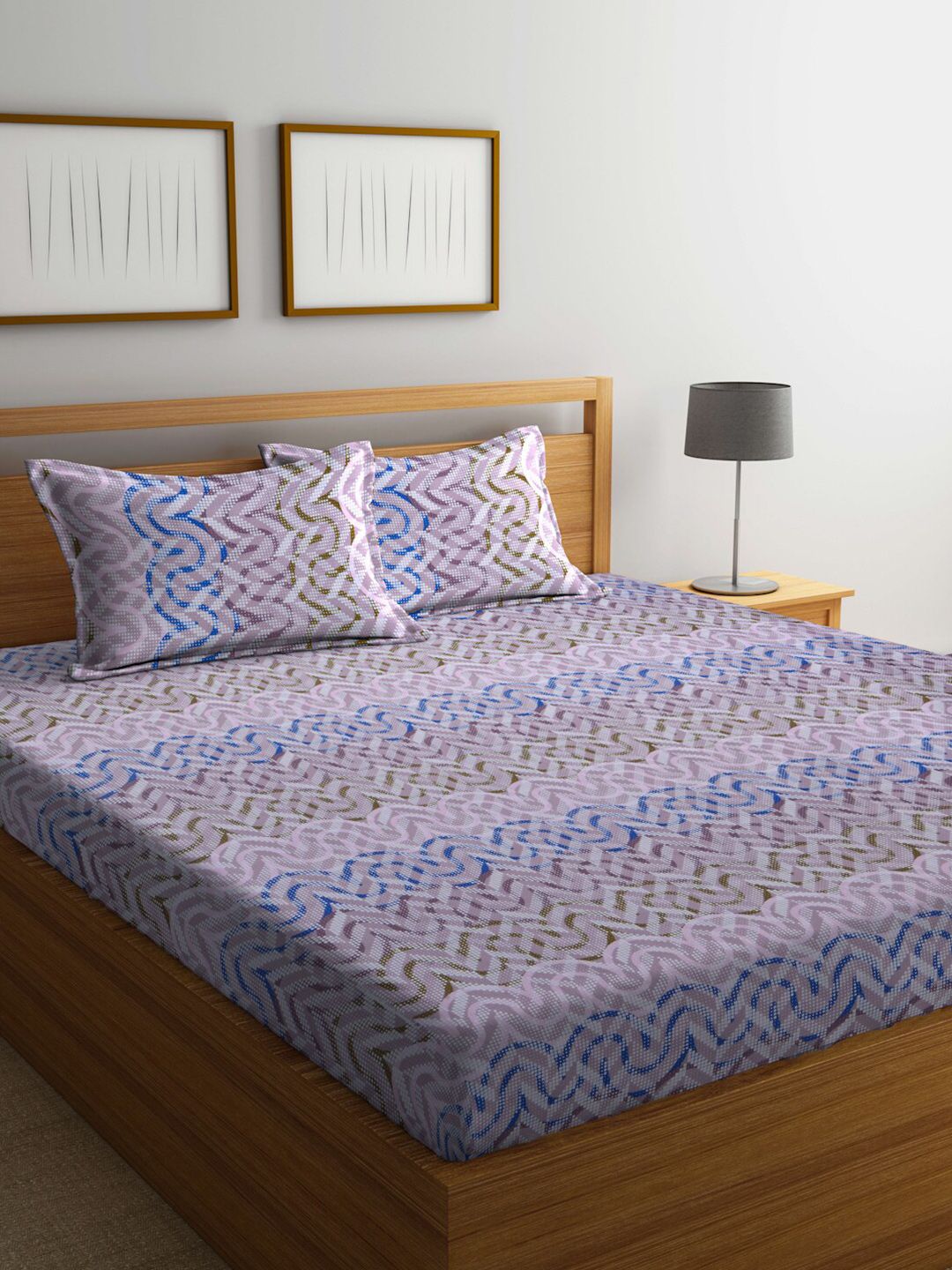 BOMBAY DYEING Blue & White Geometric 120 TC King Bedsheet with 2 Pillow Covers Price in India