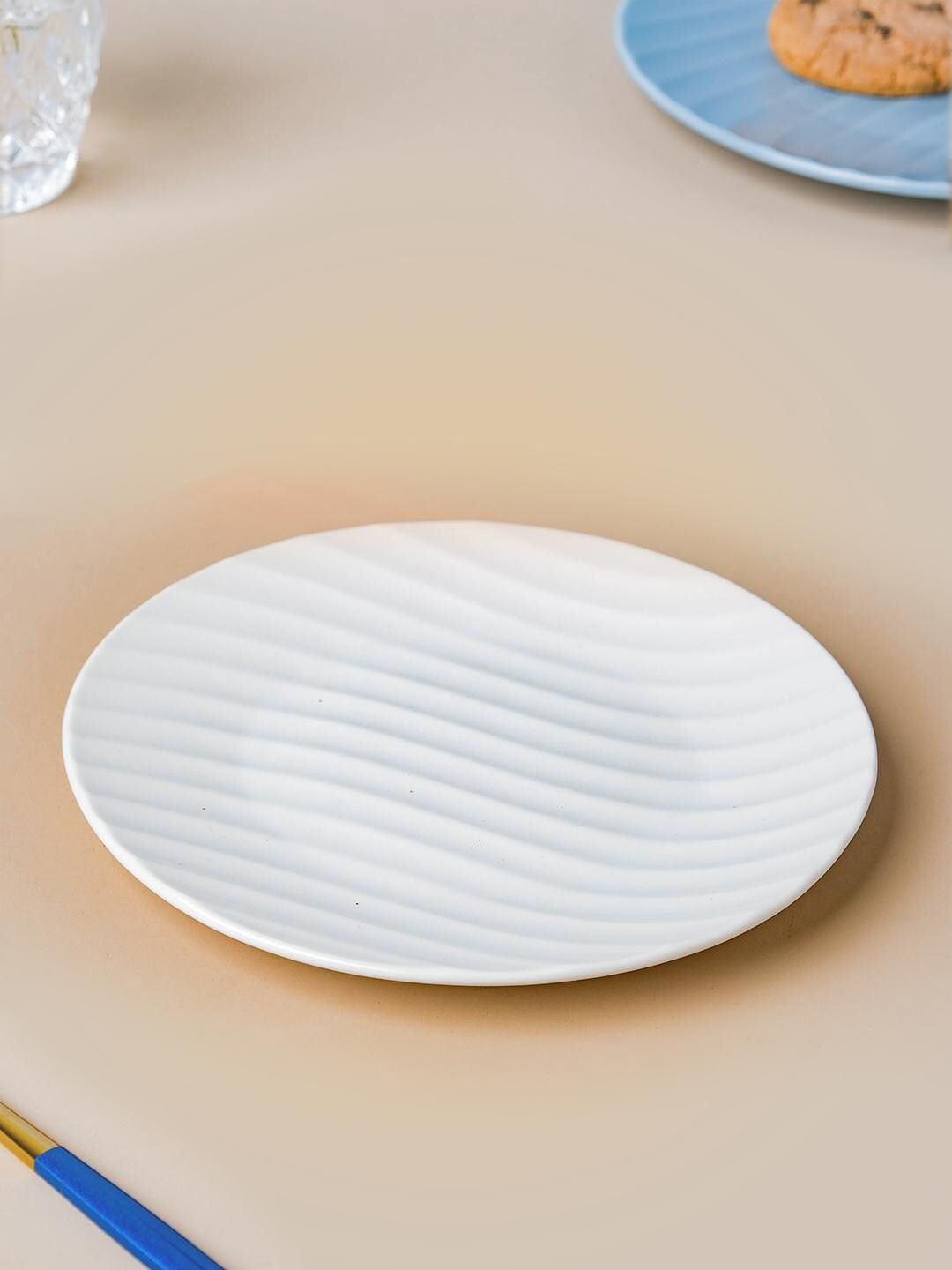 Nestasia White 1 Pieces Textured Ceramic Matte Plates Price in India