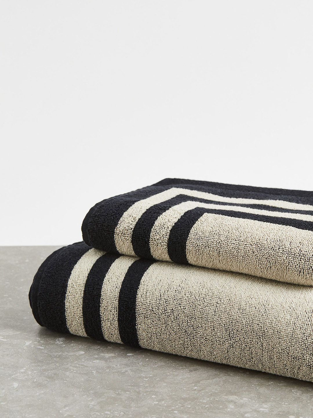 H&M Set of 2 Striped Pure Cotton Bath Towels Price in India