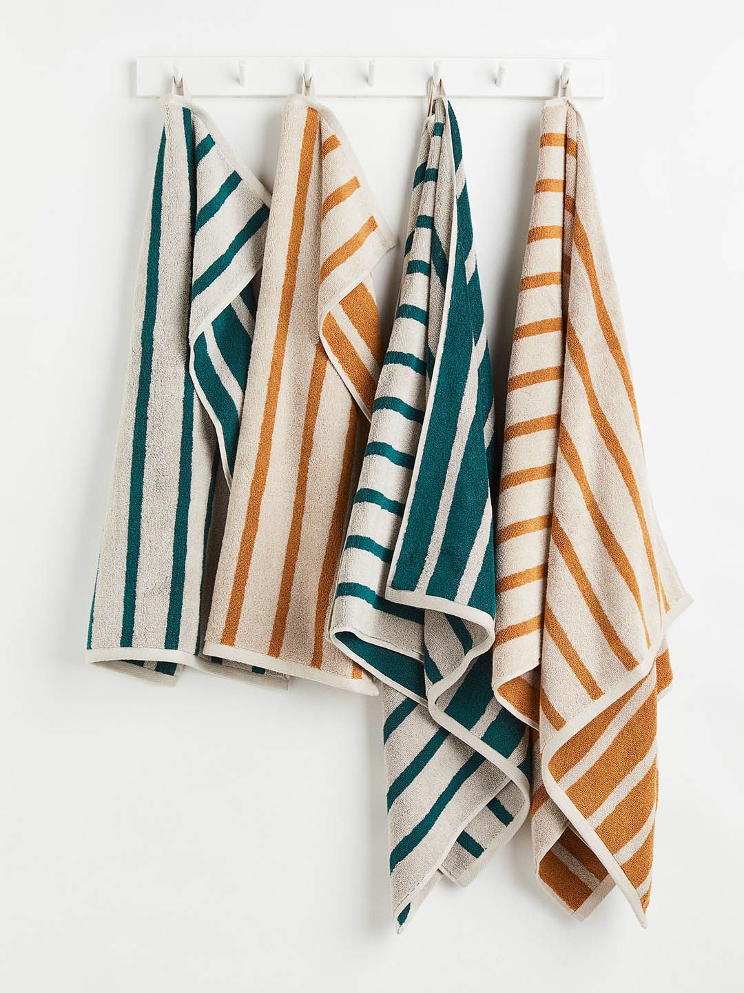 H&M Set of 4 Striped Pure Cotton Bath Towels Price in India