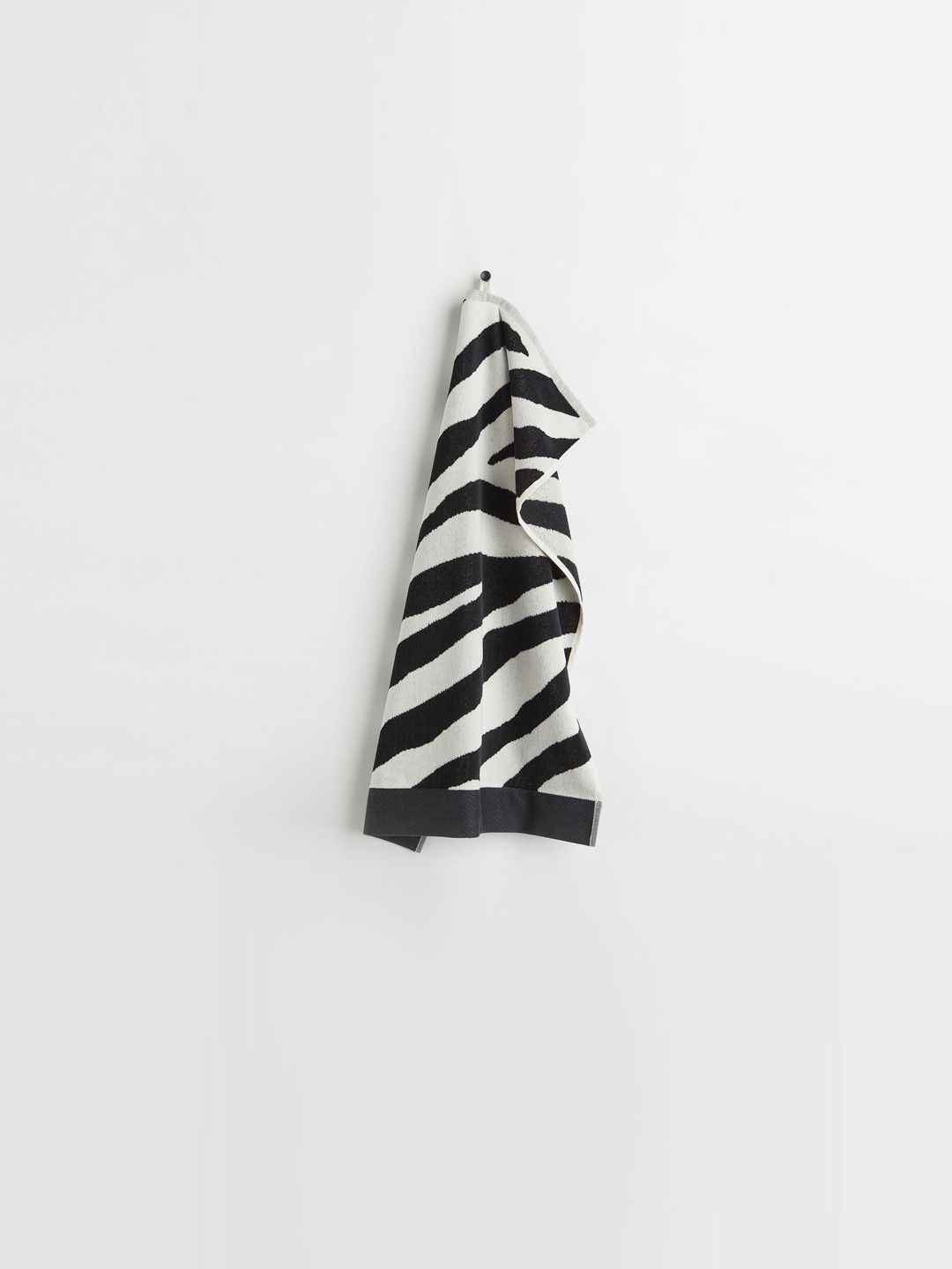 H&M Black & White Zebra-Patterned 210 GSM Pure Cotton Towels Price in India