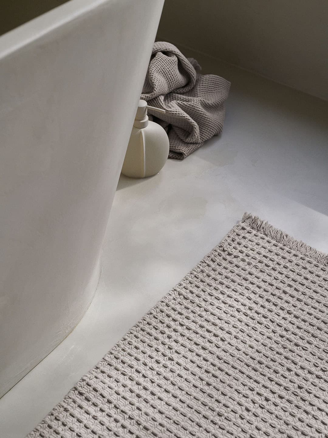 H&M Beige Solid Pure Cotton Anti-Slip Bath Mat Price in India