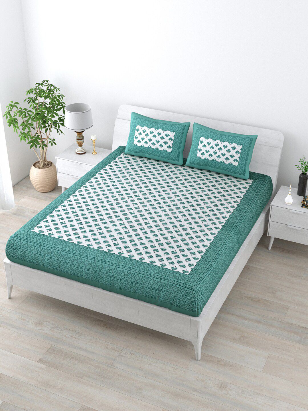LIVING ROOTS Green & White Geometric Cotton 144 TC Queen Bedsheet with 2 Pillow Covers Price in India