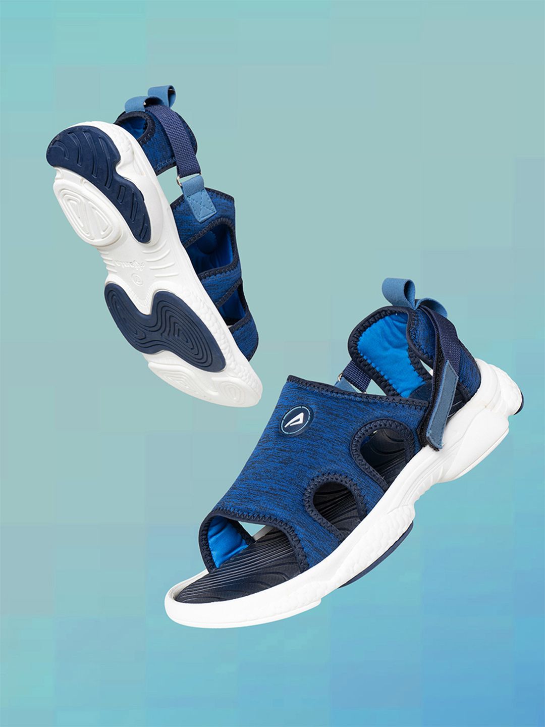 IMPAKTO Men Blue & White Patterned Sports Sandals