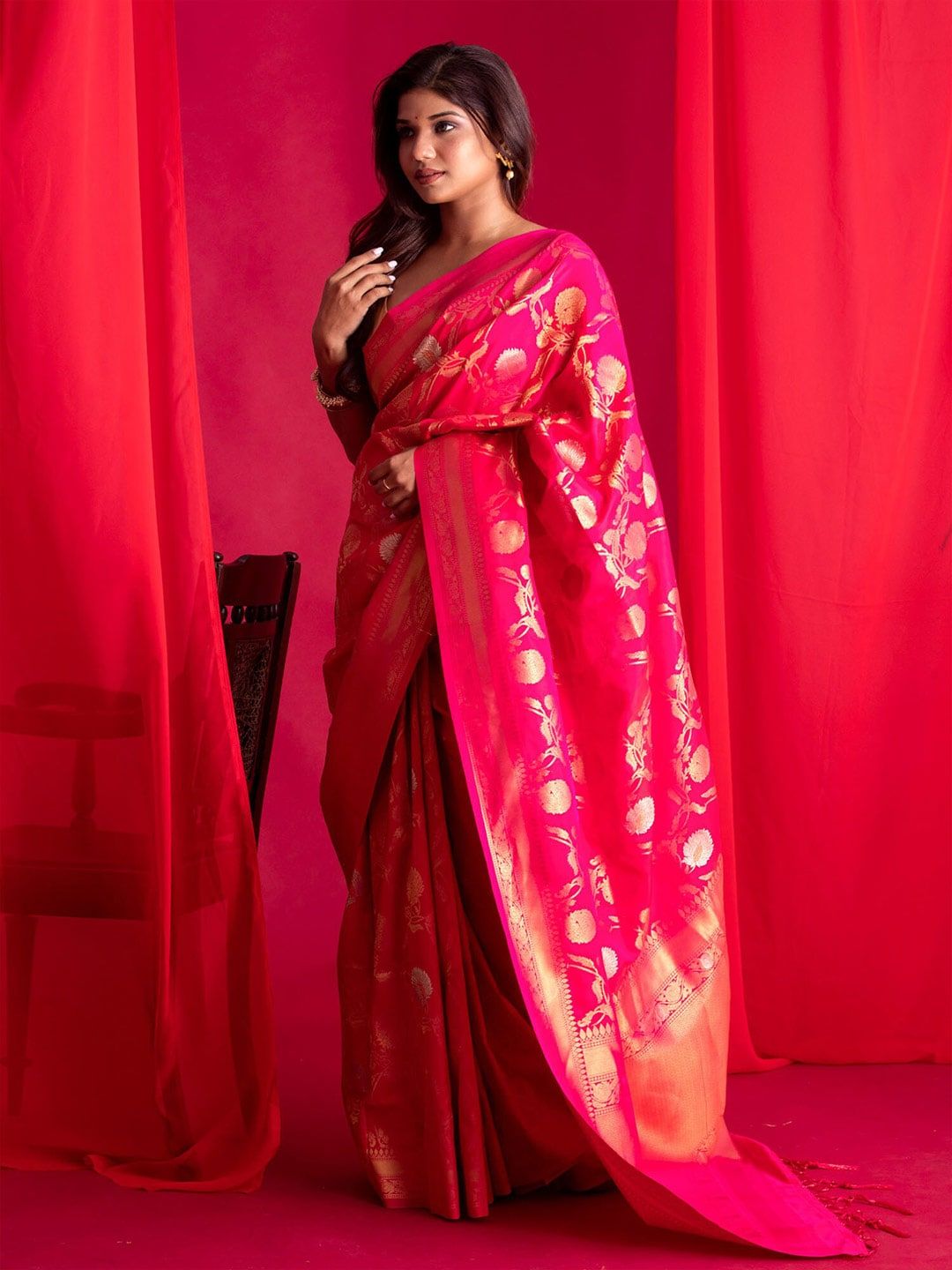 BEATITUDE Pink & Gold-Toned Ethnic Motifs Zari Silk Blend Banarasi Saree Price in India
