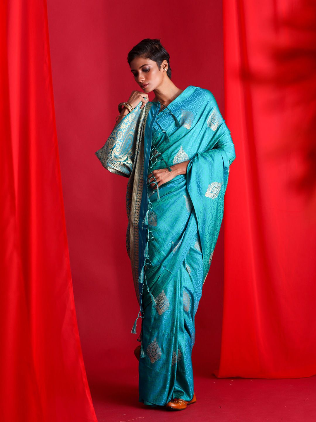 BEATITUDE Blue & Gold-Toned Ethnic Motifs Zari Banarasi Saree Price in India