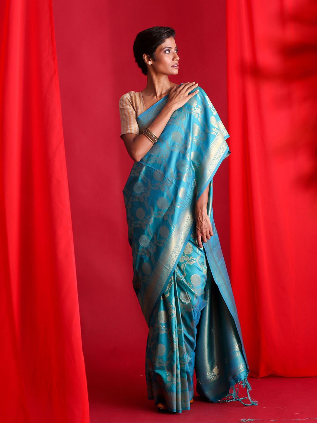 BEATITUDE Blue & Gold-Toned Floral Zari Silk Blend Banarasi Saree Price in India