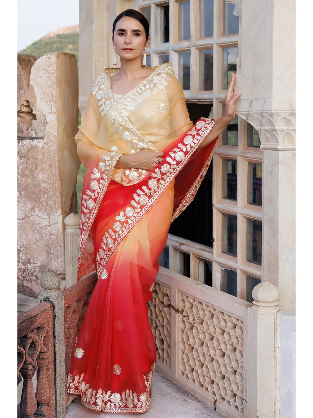 Geroo Jaipur Red & Silver-Toned Floral Gotta Patti Organza Saree Price in India