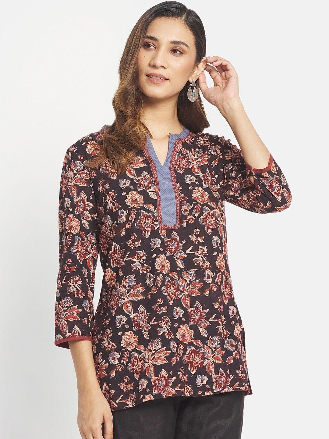 Fabindia Black & Maroon Floral Printed Pure Cotton Kurti Price in India