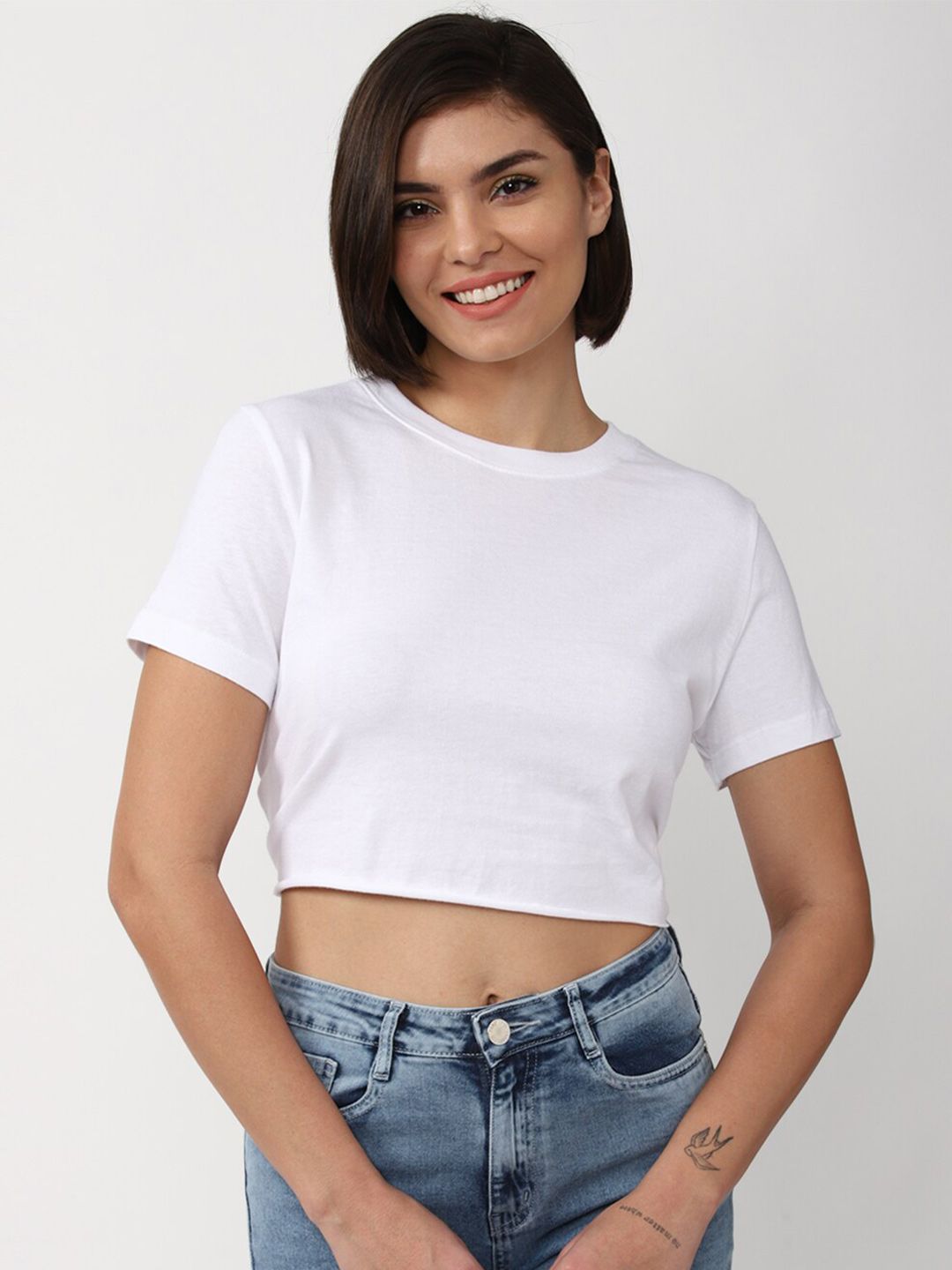 FOREVER 21 White Pure Cotton Solid Styled Back Crop Top Price in India