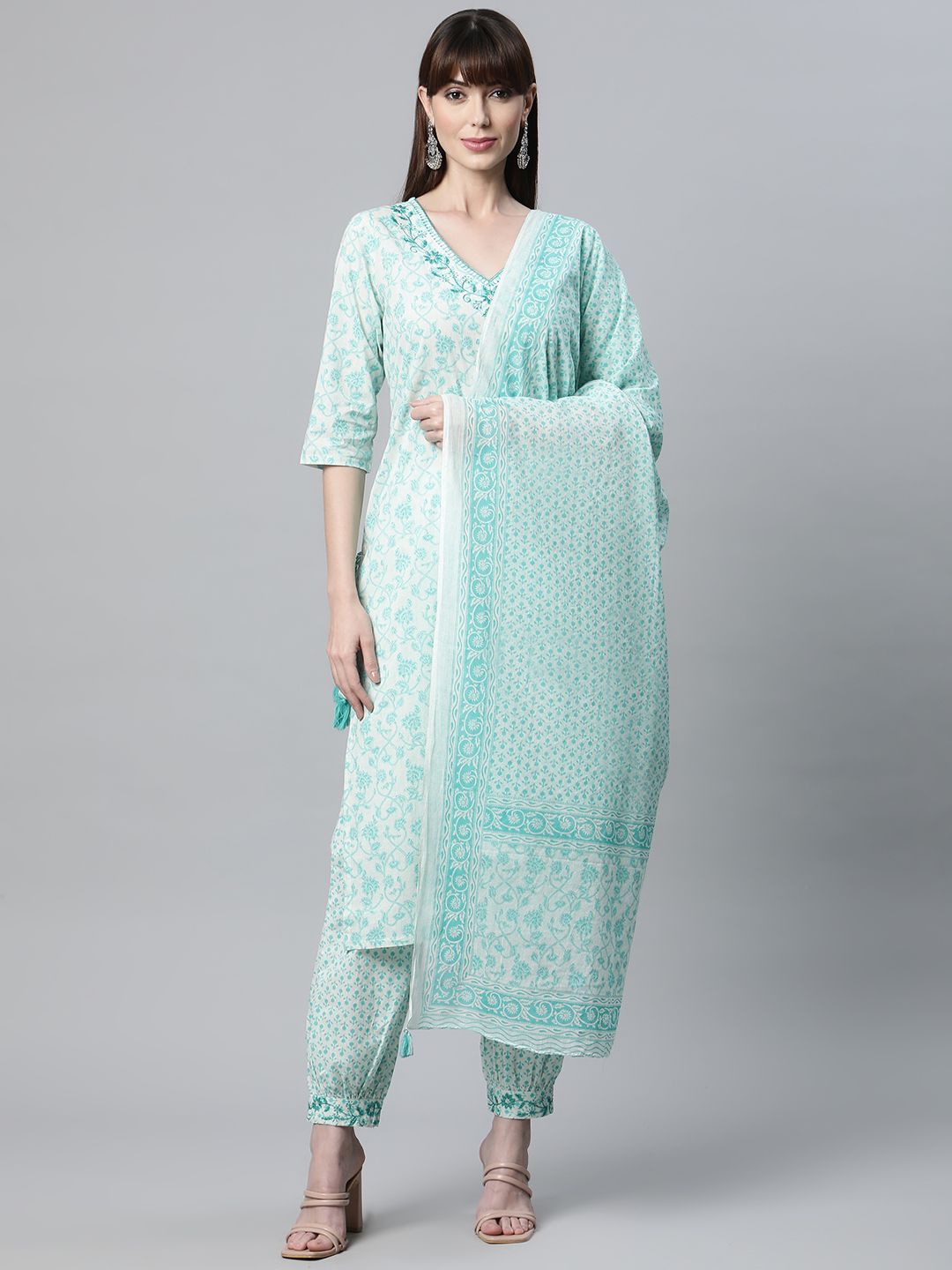 Readiprint Fashions Women Sea Green Floral Printed Thread Work Pure Cotton Kurta Set Price in India