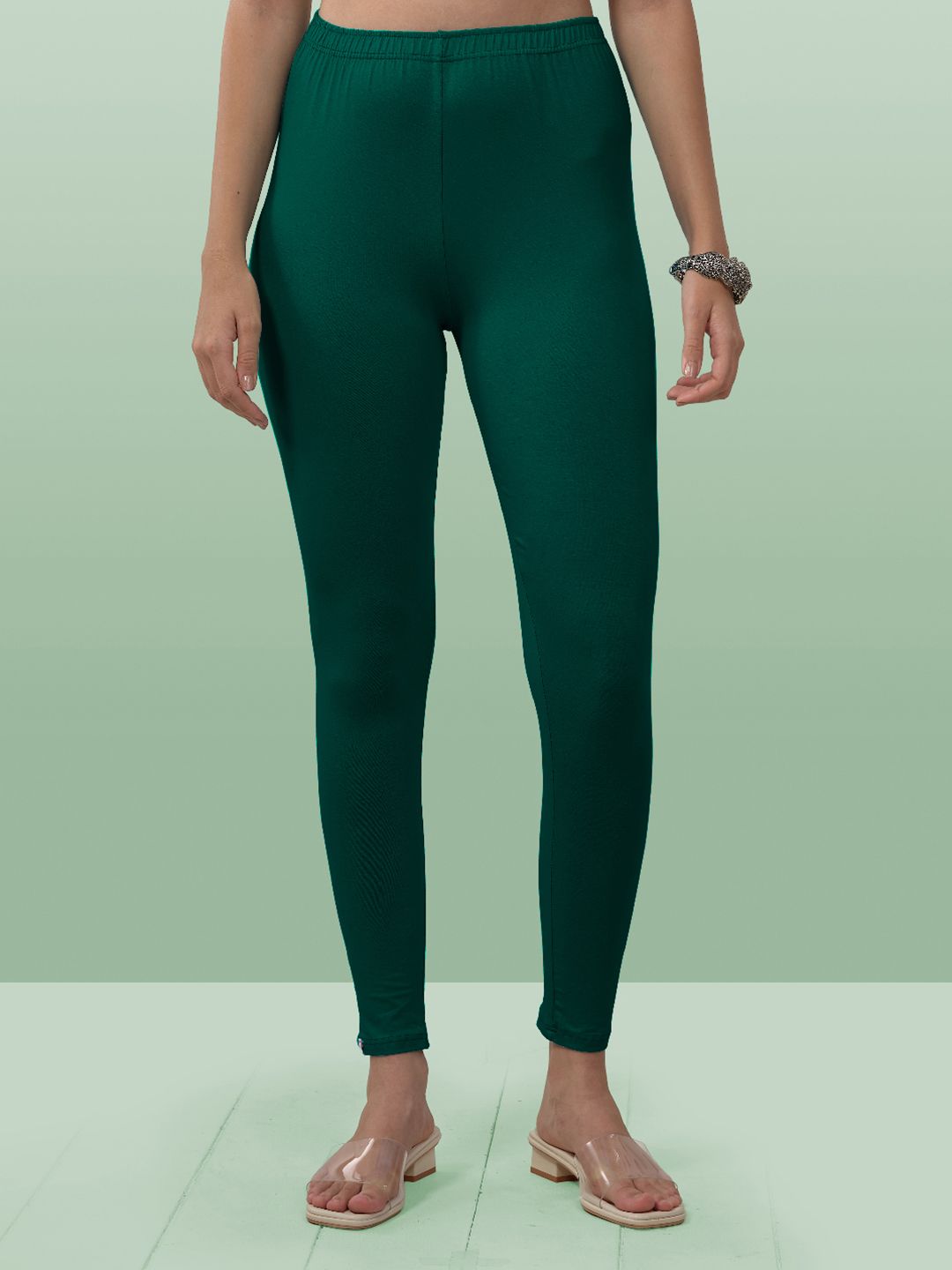 LYRA Women Green Solid Ankle Length Leggings