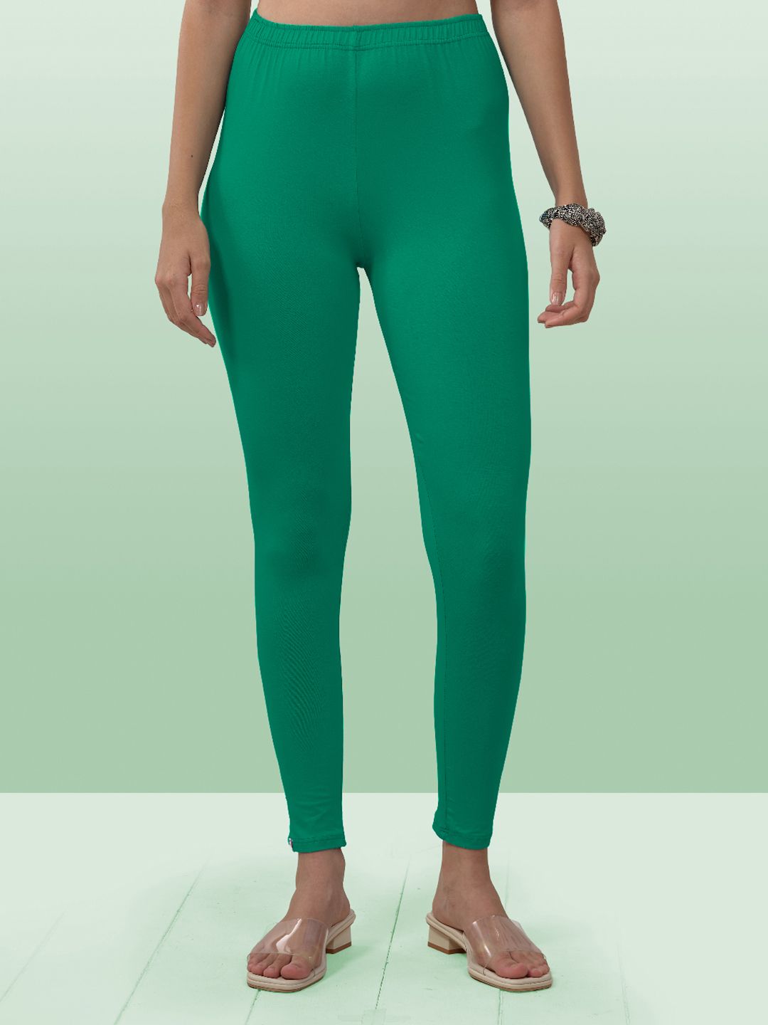 LYRA Women Green Solid Ankle Length Leggings