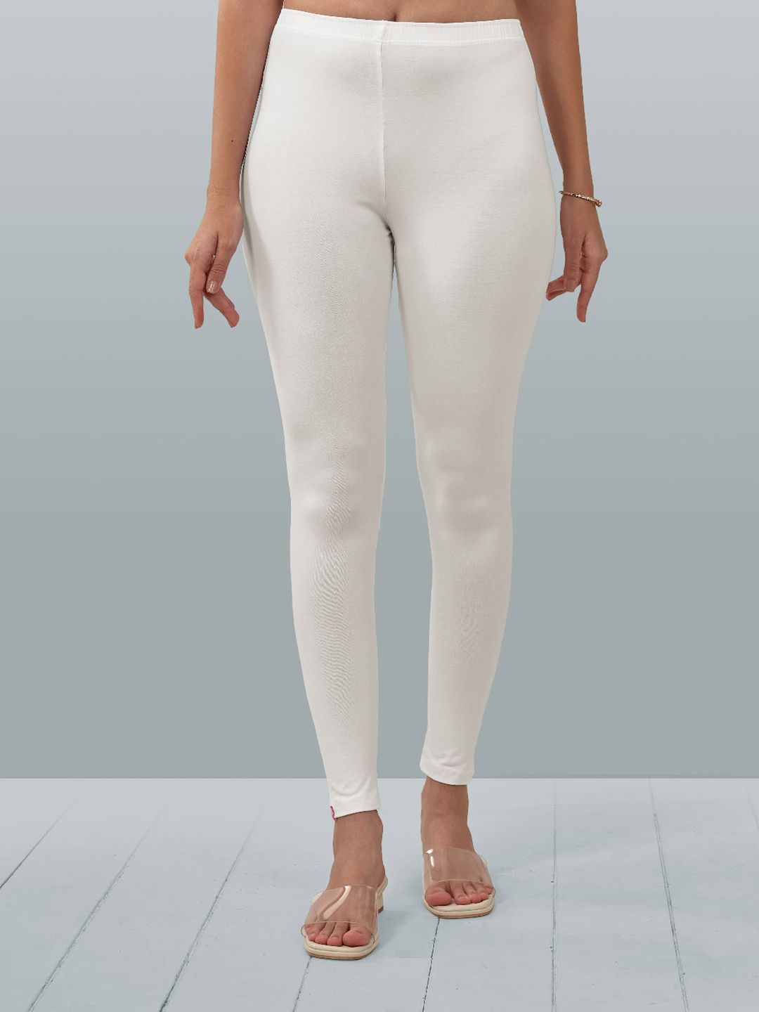 LYRA Women Off-White Solid Ankle Length Leggings