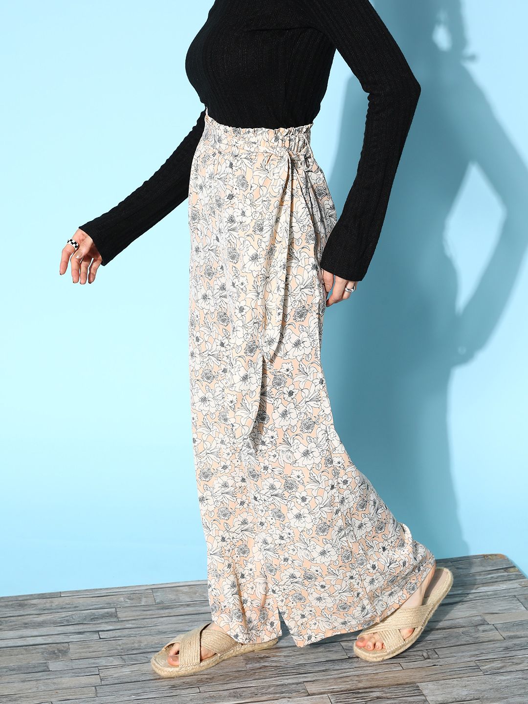 Women Plus Size Black & Multicolour Floral Printed High-Rise Waist Wide-Leg  Regular Parallel Trousers - Berrylush