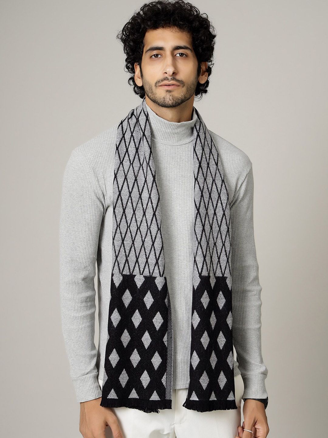 HANDICRAFT PALACE Men Grey & Black Printed Woolen Mufflers