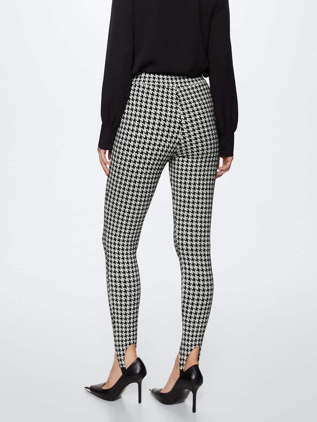 Black & White Houndstooth Printed Stirrup Leggings