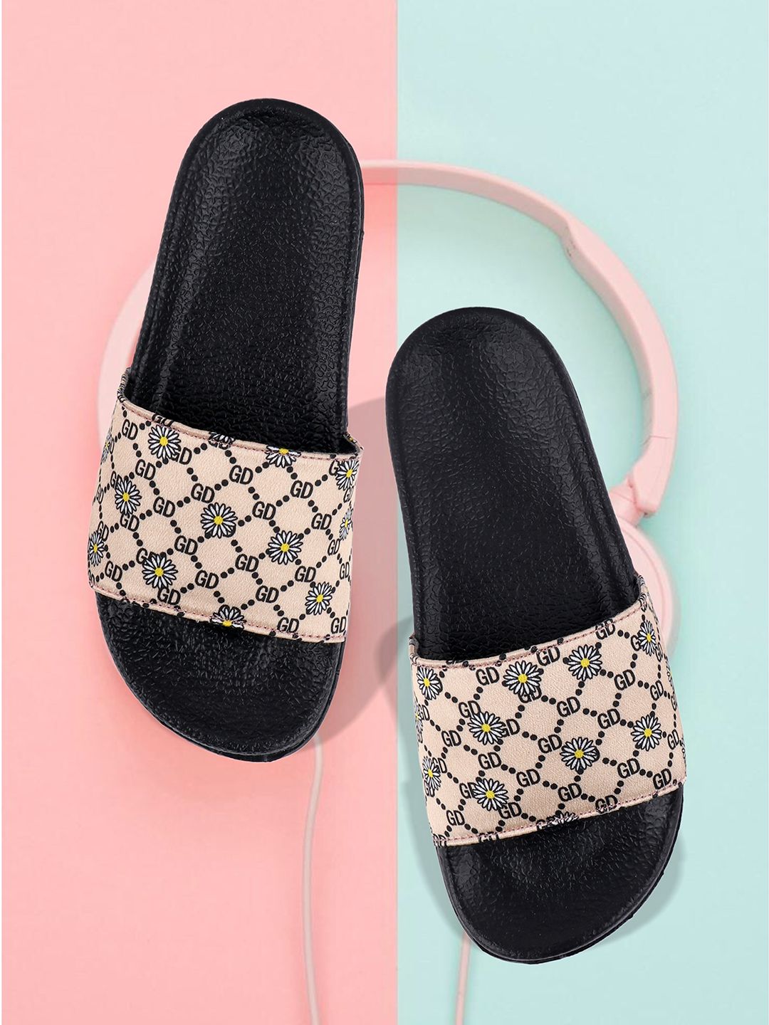 FREECO Women Pink & Black Geometric Printed Sliders