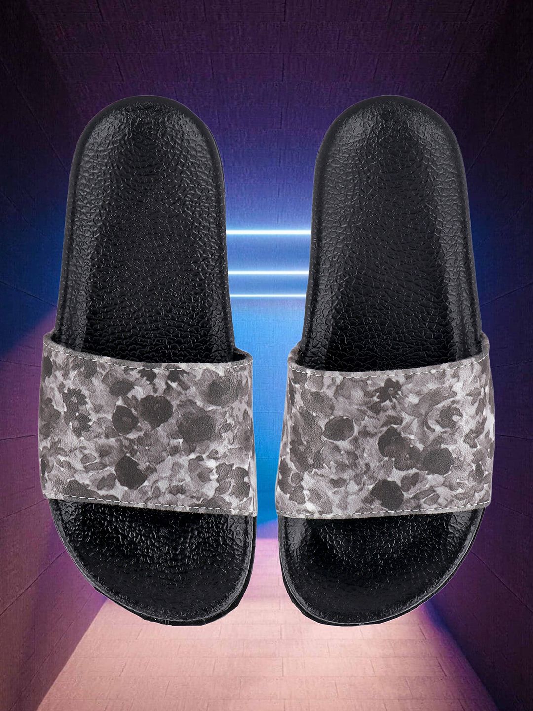 FREECO Women Black & Grey Abstract Printed Sliders