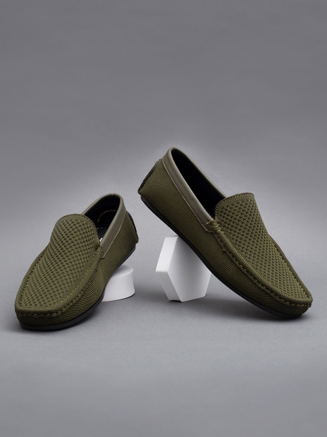 Big Fox Men Olive Green Woven Design Loafers